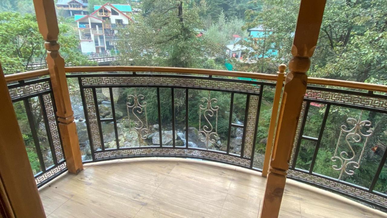 Madpackers Jibhi - Of Streamsides & Waterfalls Ngoại thất bức ảnh
