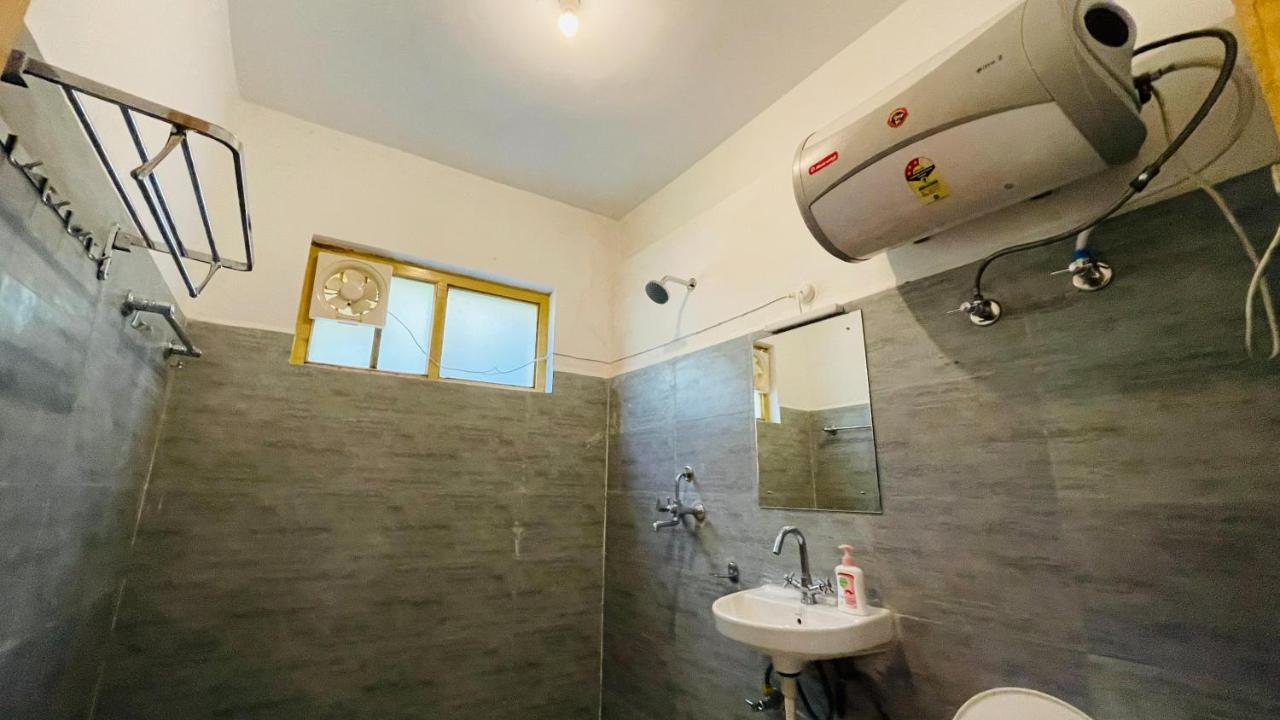 Madpackers Jibhi - Of Streamsides & Waterfalls Ngoại thất bức ảnh